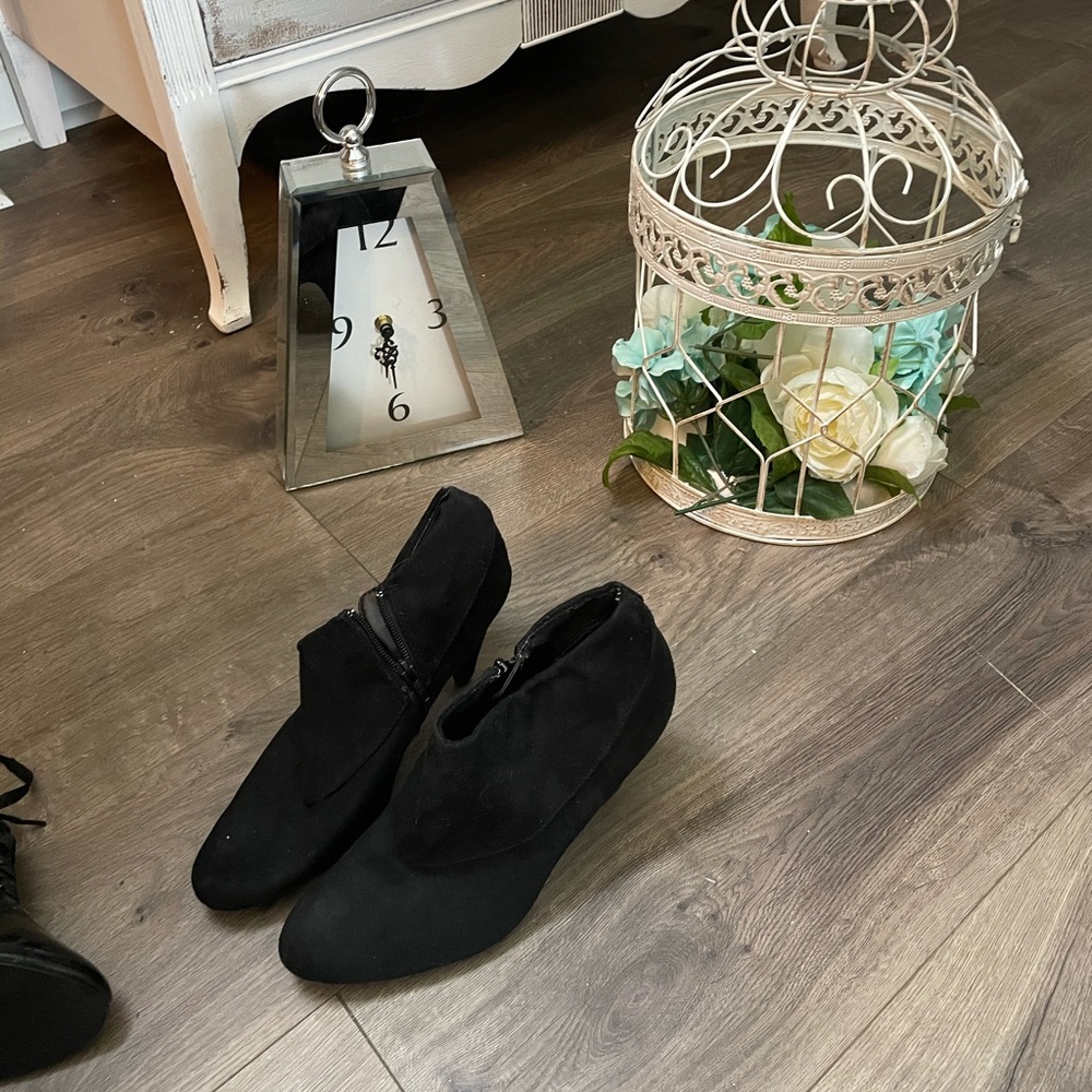 Black booties - Picture 2 of 4